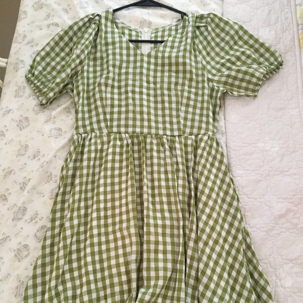 green plaid pattern summer/spring flowy dress